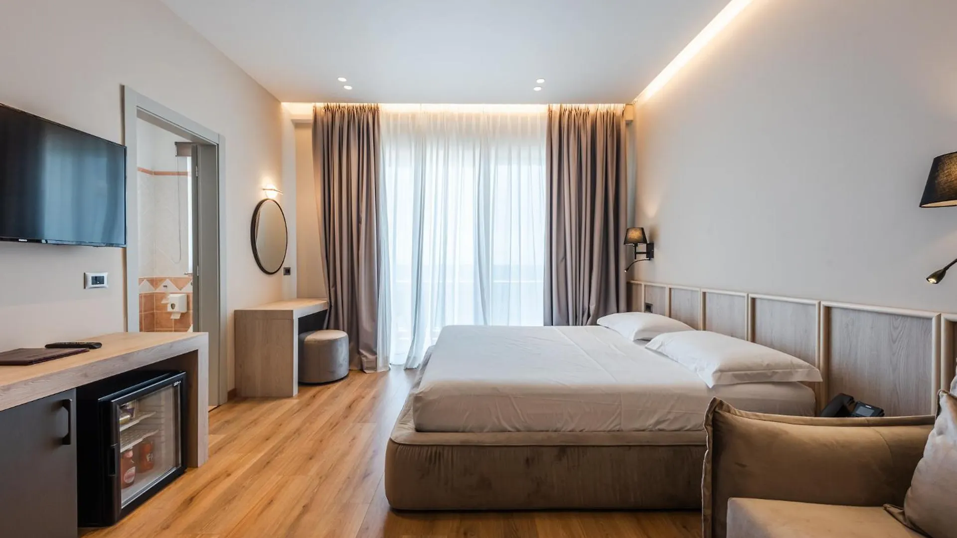 Aragosta Hotel Durrës