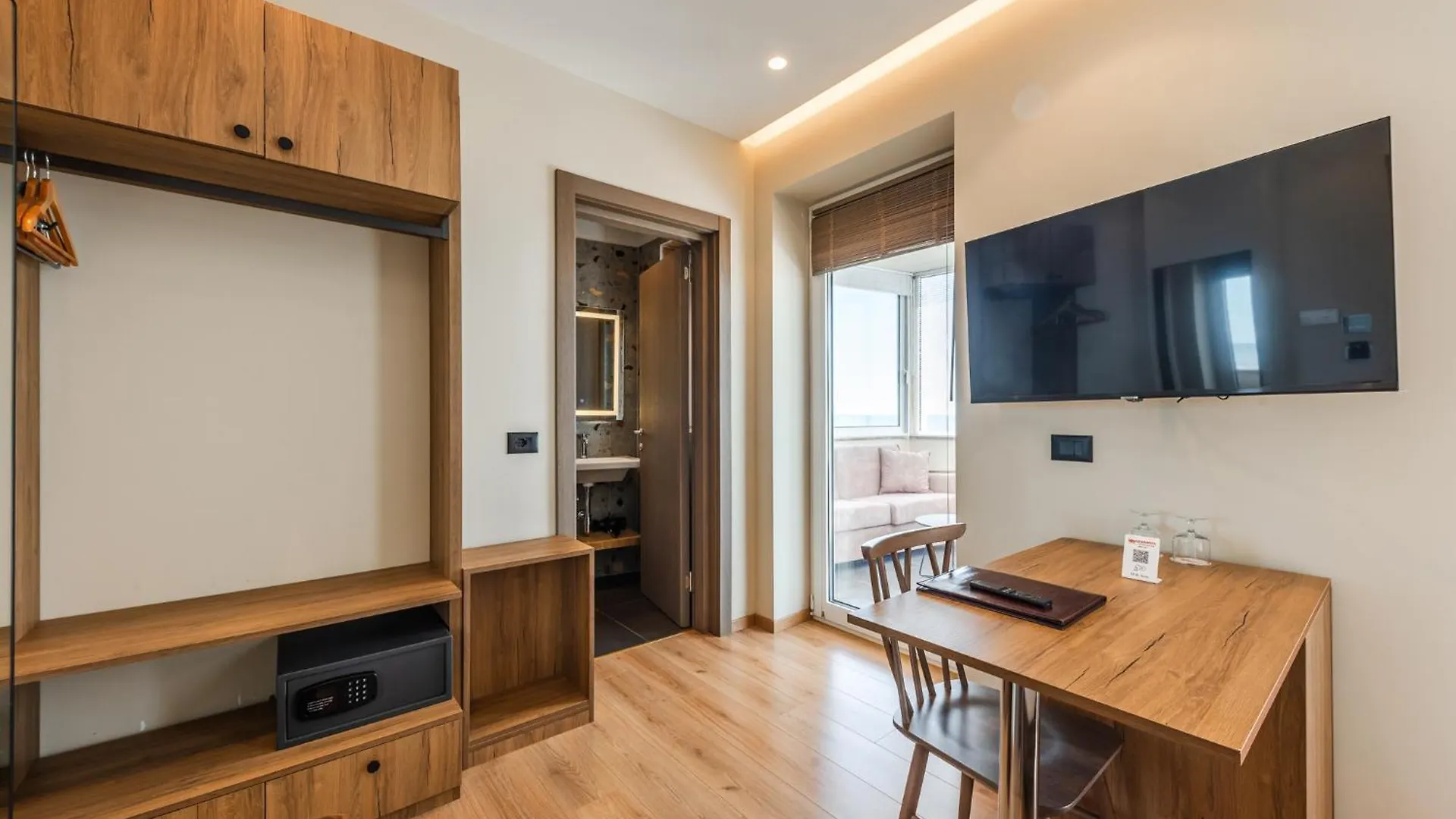 Aragosta Hotel Durrës Albánia