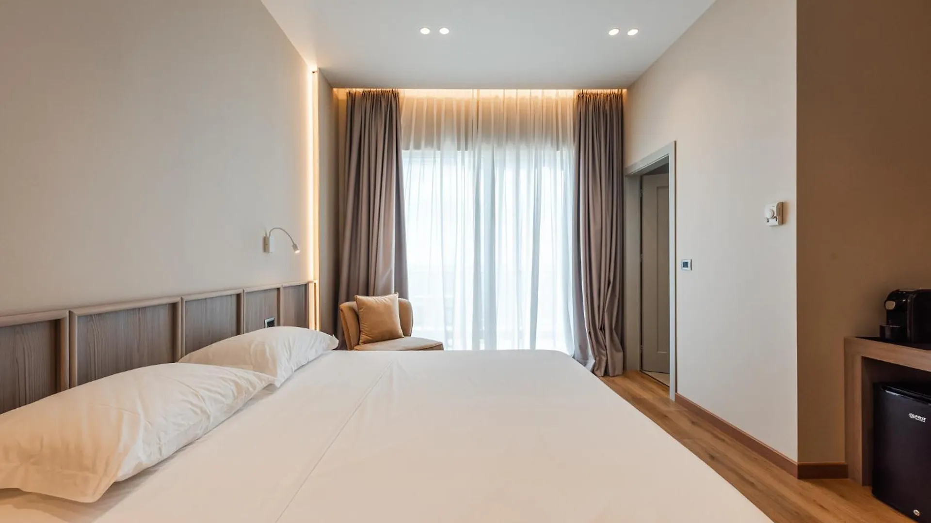 Aragosta Hotel Durrës