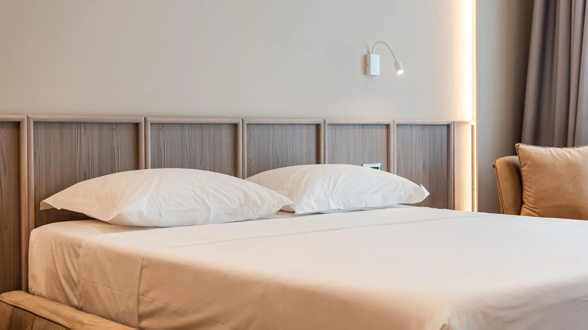 Aragosta Hotel Durrës
