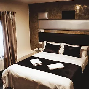 *** Otel Onyx Expo Belçika